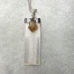 NWT Selenite and citrine pendant necklace.